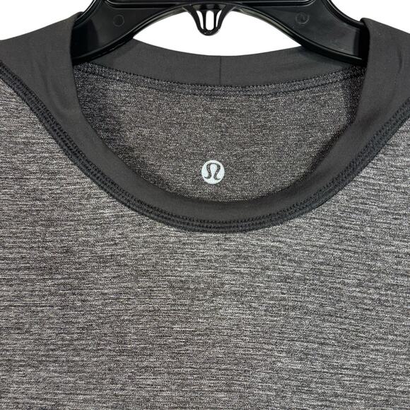 Lululemon Mens Medium Bolt Tech II Shirt Short Sleeves Lightweight Reversible - Picture 8 of 10